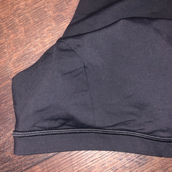 NEW LULULEMON HIGH NECK CROSS BACK BRA SIZE 6 - Picture 2 of 4